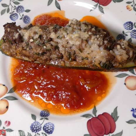 Gefüllte Zucchini