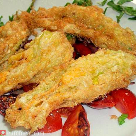 Gefüllte Zucchiniblüten
