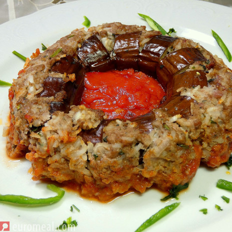 Gefüllte gebratene Aubergine