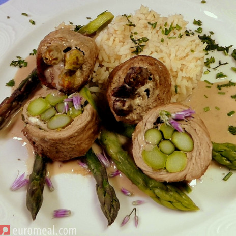 Kalbsroulade mit Spargelfüllung