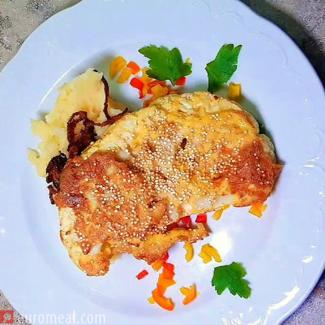 Blumenkohlschnitzel mit Ei und Sesam