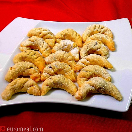 Maronikipferl aus Mürbteig