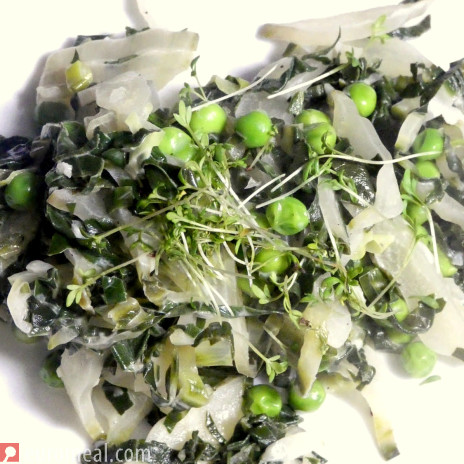 Kochsalat mit Erbsen