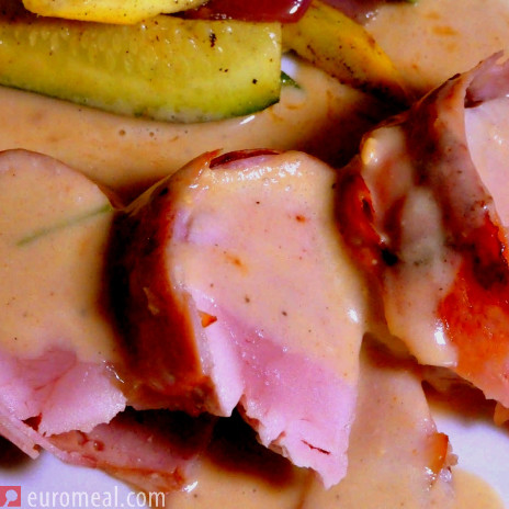 Schweinefilet im Schinkenmantel mit Senfsauce
