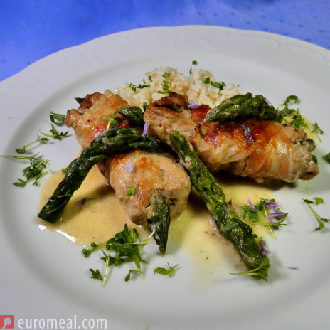 Schweinefilet im Speckmantel mit Spargel