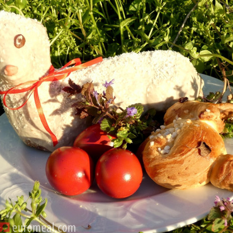 Süßes Osterlamm - Kokos Orangenrührteig mit Schokoladenglasur