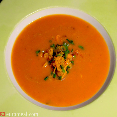 Süßkartoffelsuppe mit gebratenem Kürbis