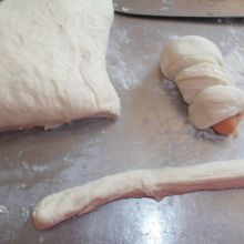 Teig in Stücke teilen