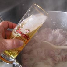 Mit Bier ablöschen