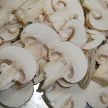 Champignons schneiden