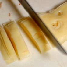 Käse schneiden