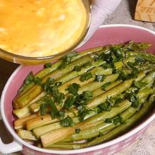 Spargel übegießen