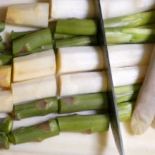 Spargel schneiden