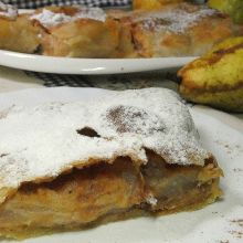 Birnenstrudel aus fertigem Strudelteig