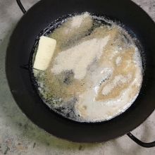 Butterbrösel braten