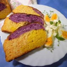 Buntes Karottenbrot ohne künstliche Farbstoffe