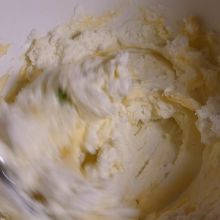 Butter mit Quark verrühren