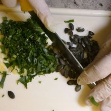 Kürbiskerne hacken