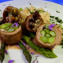 Kalbsrouladen mit Spargelfüllung