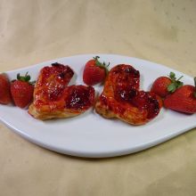 Erdbeer Blätterteig Herzen