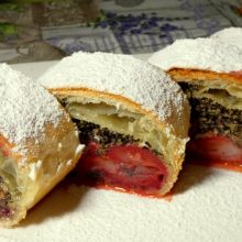 Erdbeer Mohn Strudel