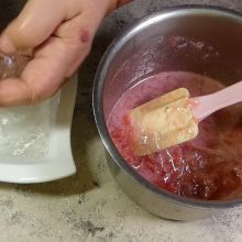 Gelatine ausdrücken