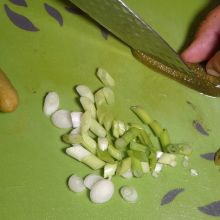 Gurken schneiden