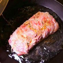 Braten in der Pfanne anbraten