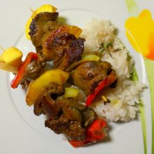 Hühnerspieße mit Pfirsich