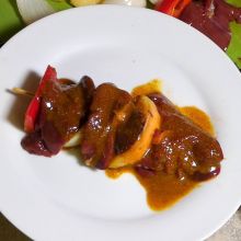 Hühnerspieße marinieren
