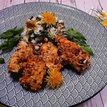 Hühnerschnitzel in Haselnusskern Panier mit Löwenzahnreis