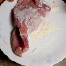 In Mehl tauchen