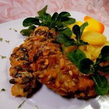 Knusprig gebackenes Kabeljaufilet im Körnermantel