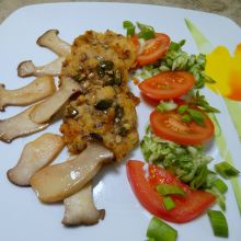 Kräuterseitling Linsen Laibchen mit Salat