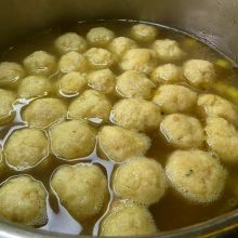 Knödel kochen