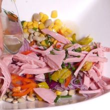 Mit Marinade übergießen