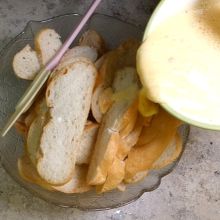 Mit Ei - Milch übergießen