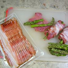 Mit Speck umwickeln