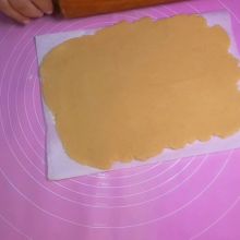 Mürbteig ausrolllen