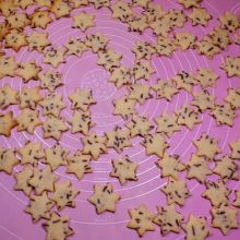 Schokoladenstreuselsterne backen