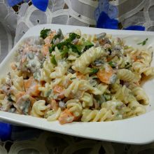 Nudelsalat mit Bohnen und Rauchfleisch