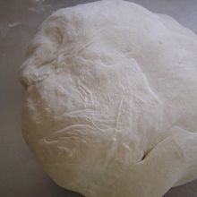 Strudelteig kneten