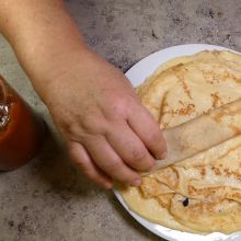 Eierkuchen einrollen