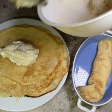 Eierpfannkuchen füllen