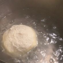 Pfirsichknödel kochen