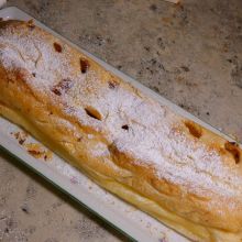 Marillen Topfenstrudel