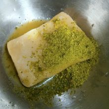 Marzipanfüllung rühren