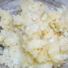 Knoblauch pressen