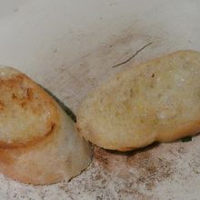 Brot anbraten