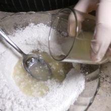 Zitronensaft zugeben